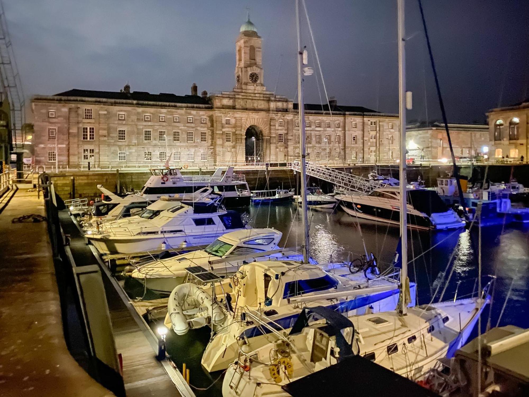 The Sail Loft - Royal William Yard Apartment Millbrook ภายนอก รูปภาพ